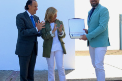4.8.saludadirector